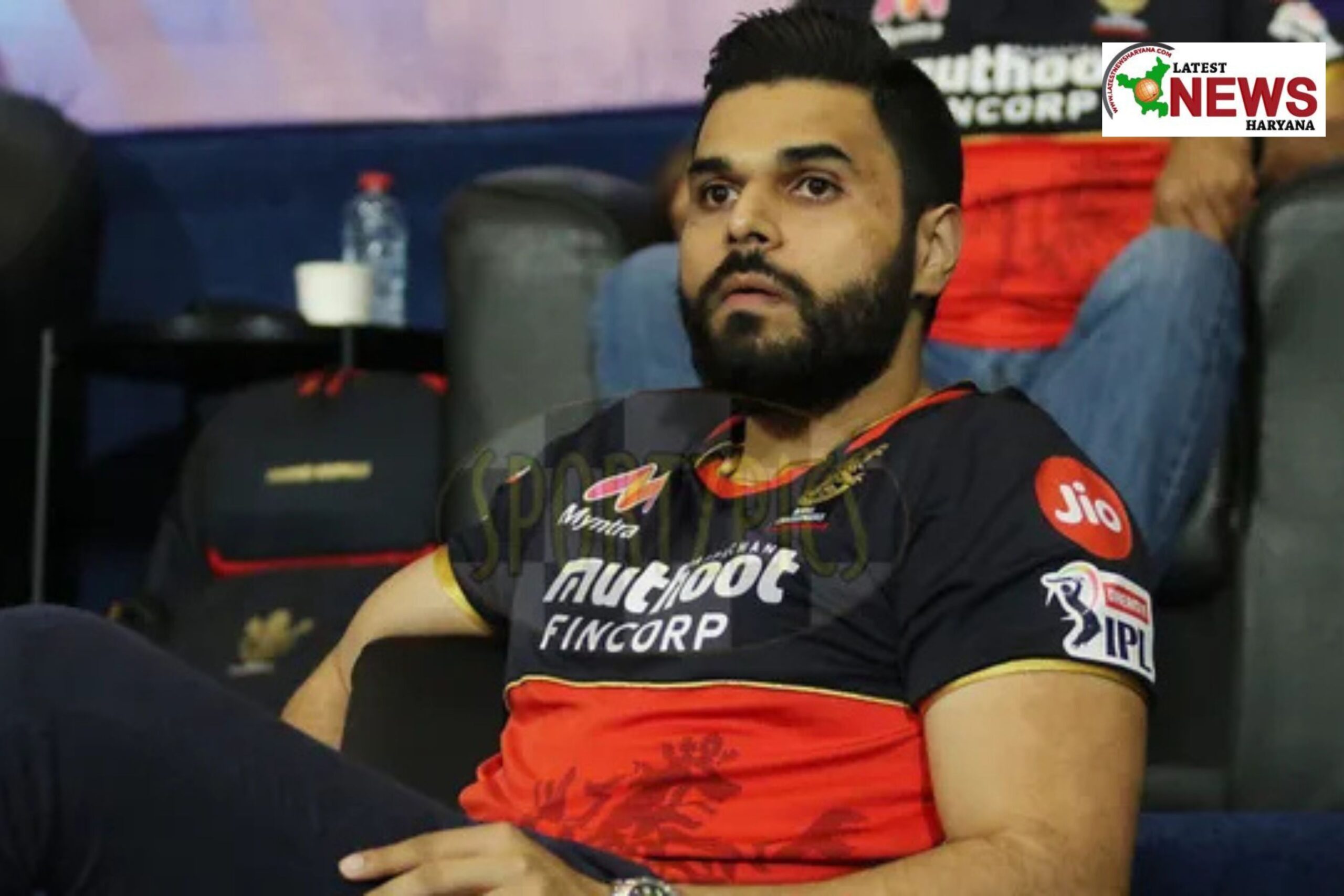 RCB Stampede News: Bengaluru Airport से Marketing Head Nikhil Sosale गिरफ्तार, KSCA और DNA Entertainment पर भी बड़ी कार्रवाई