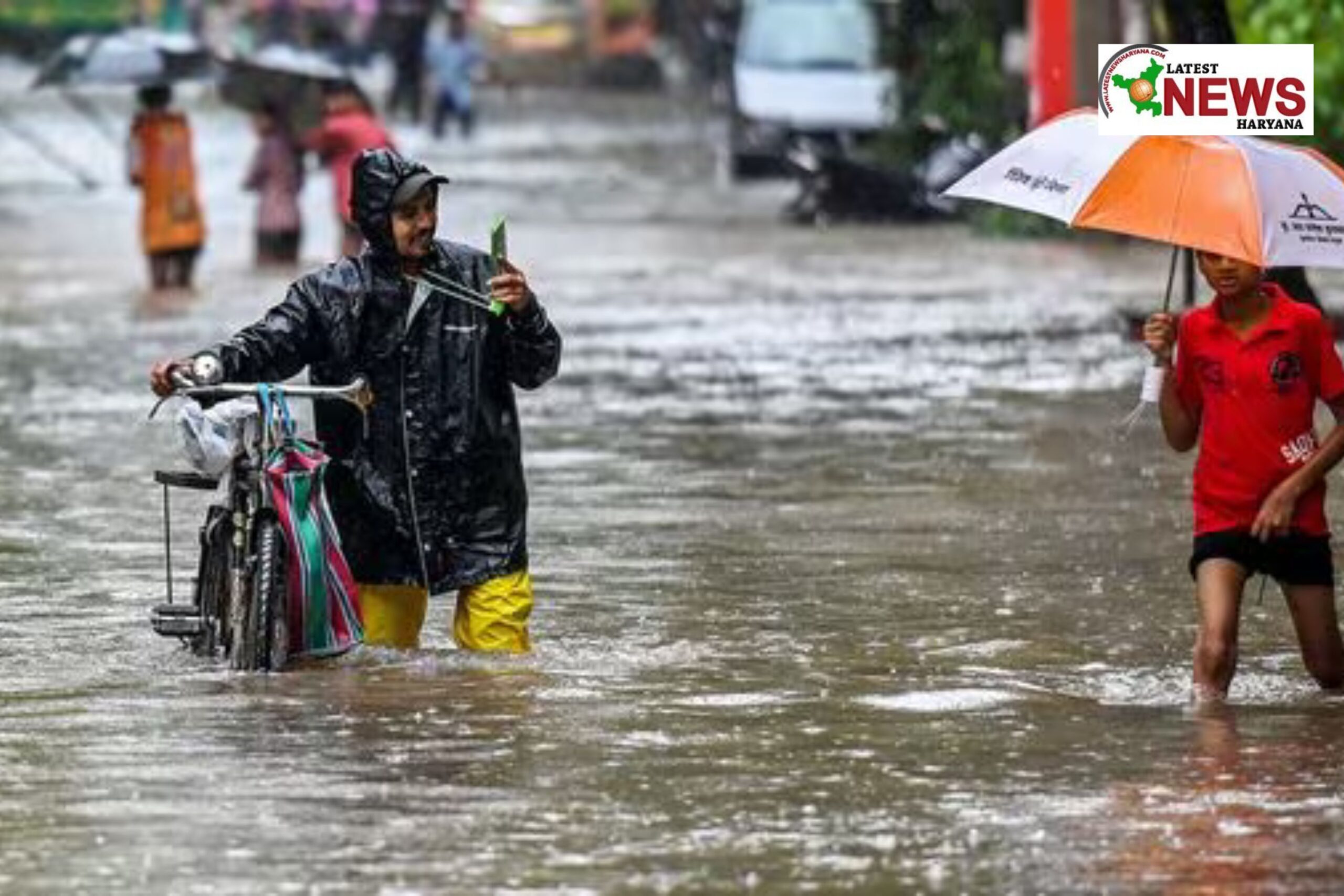 Kolkata Heavy Rainfall: बारिश ने तोड़ी शहर की रफ़्तार, Flight और Metro Services प्रभावित